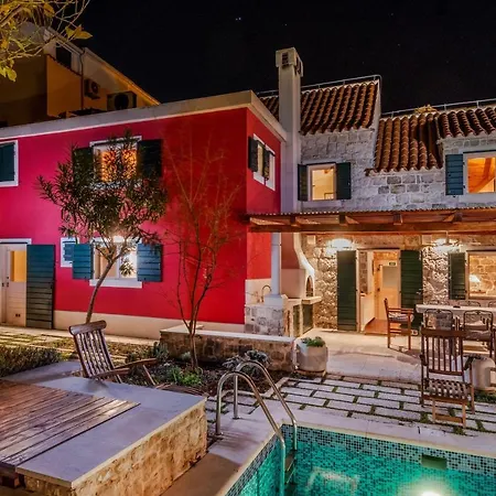 Holiday home Villa-varos-palm-garden
