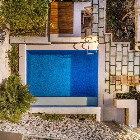 Villa-varos-palm-garden Vakantiehuis